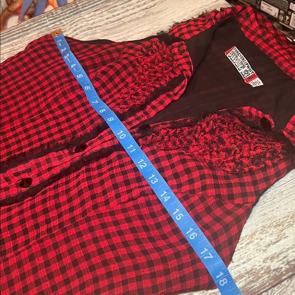 Forever 21 Cirque Red & Black Checkered Sleeveless Button-Down Top – Size M - Picture 5 of 11